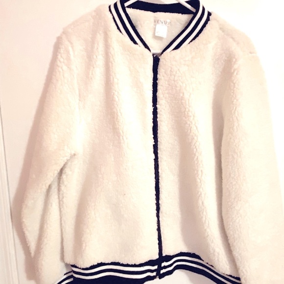 Women’s VENUS fuzzy bomber style jacket. Size medium. - Picture 1 of 5